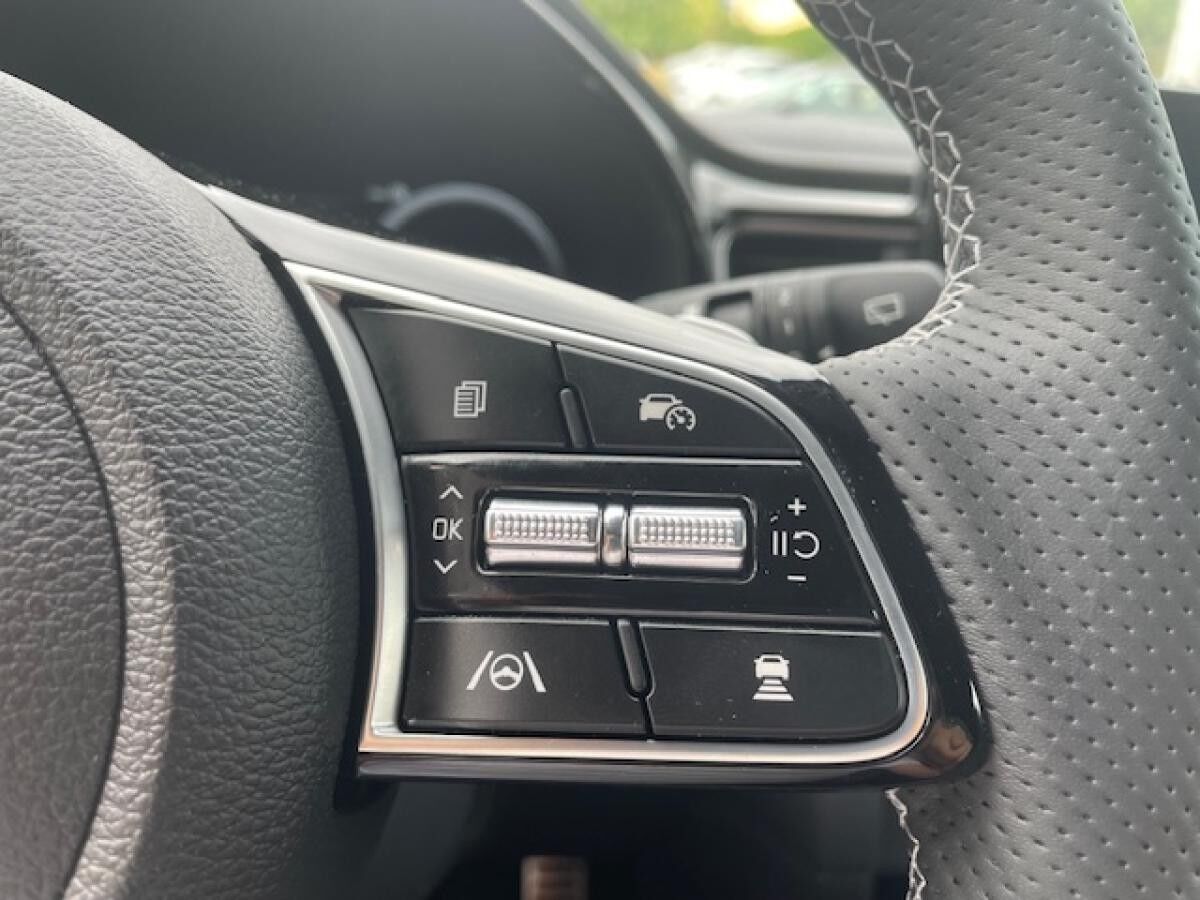 Kia Ceed SW 1.5T DCT7 GTL Technik Leder Glasdach