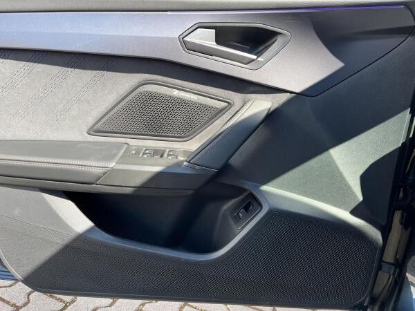 Cupra Leon Sportstourer 1.5 eTSI DSG / Pano / Sennheiser / Matrix LED / Memory uvm.