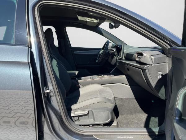 Cupra Leon Sportstourer 1.5 eTSI DSG / Pano / Sennheiser / Matrix LED / Memory uvm.
