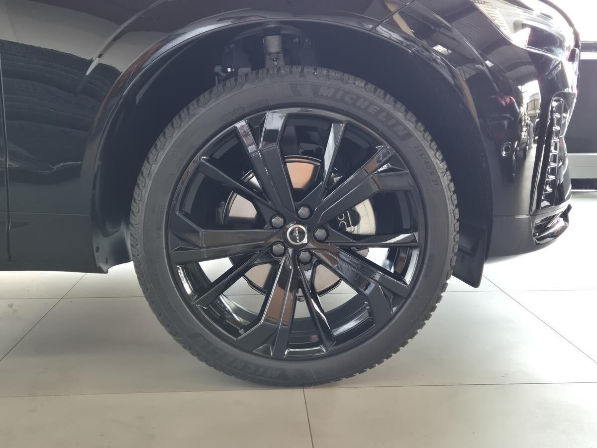 Volvo XC60 Black Edition Plus T6 *sofort verfügbar*