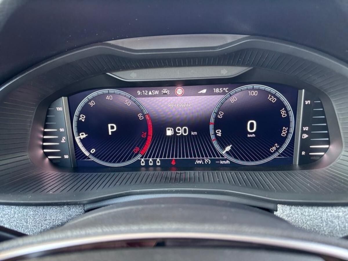 Skoda Scala 1.0 TSI DSG Selection +RFK+AHK+NAVI+PANO+SHZ+