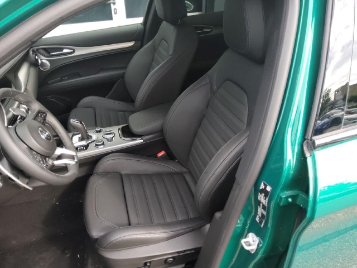 Alfa Romeo Stelvio Gewerbesonderangebot! Veloce Leder + Assist Paket, HK, Pano Sonderlack