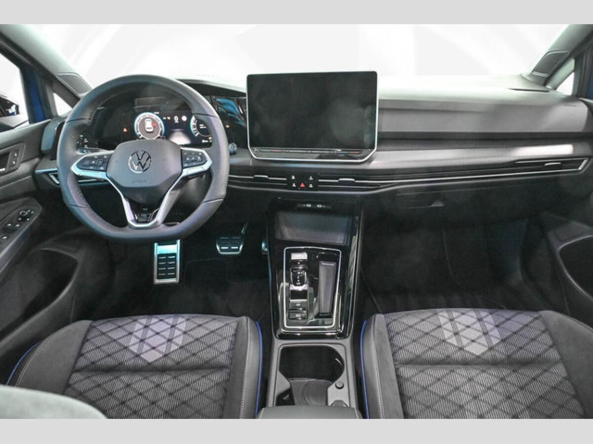 Volkswagen Golf VIII 1.5 eTSI DSG R-Line Black Style