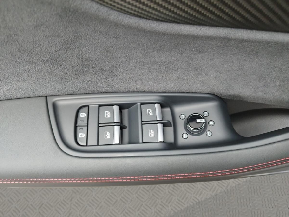 Audi RS Q8 SUV performance