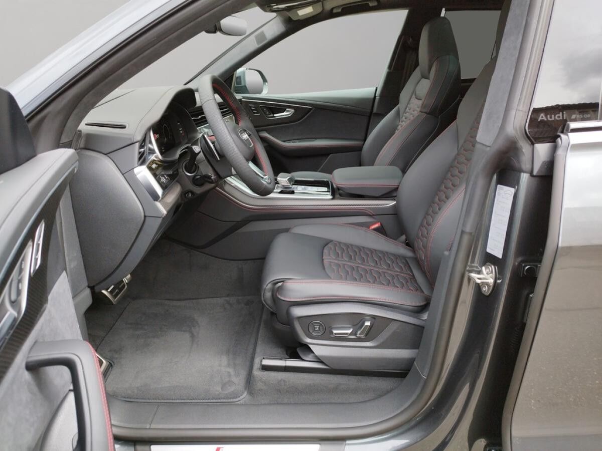 Audi RS Q8 SUV performance