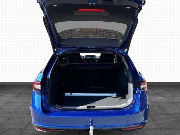 Skoda Superb Combi Sportline 4X4 2.0 TDI DSG Pano AHK MATRIX