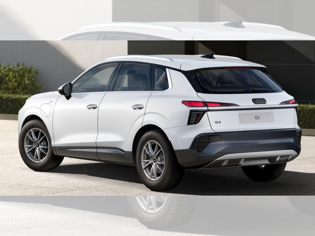 Audi Q3 SUV e-hybrid S tronic