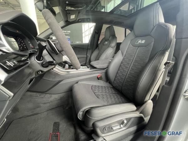 Audi RS Q8 SUV performance RS Sportoffensive