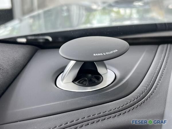 Audi RS Q8 SUV performance RS Sportoffensive
