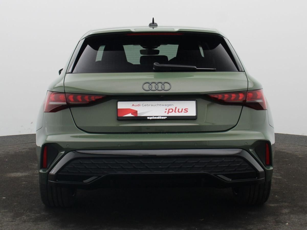 Audi A3 Sportback S-Line 40TFSIe S-tronic / Navi, LED
