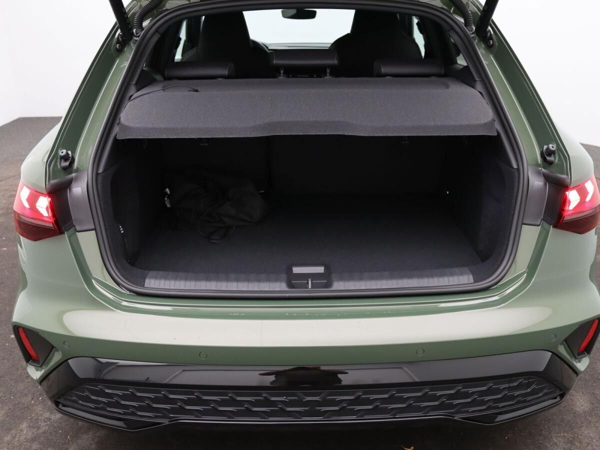 Audi A3 Sportback S-Line 40TFSIe S-tronic / Navi, LED