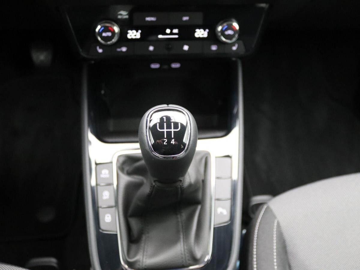 Skoda Fabia Selection 1.0 TSI /LED, Tempomat, RFK, SHZ