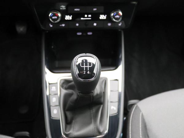 Skoda Fabia Selection 1.0 TSI /LED, Tempomat, RFK, SHZ