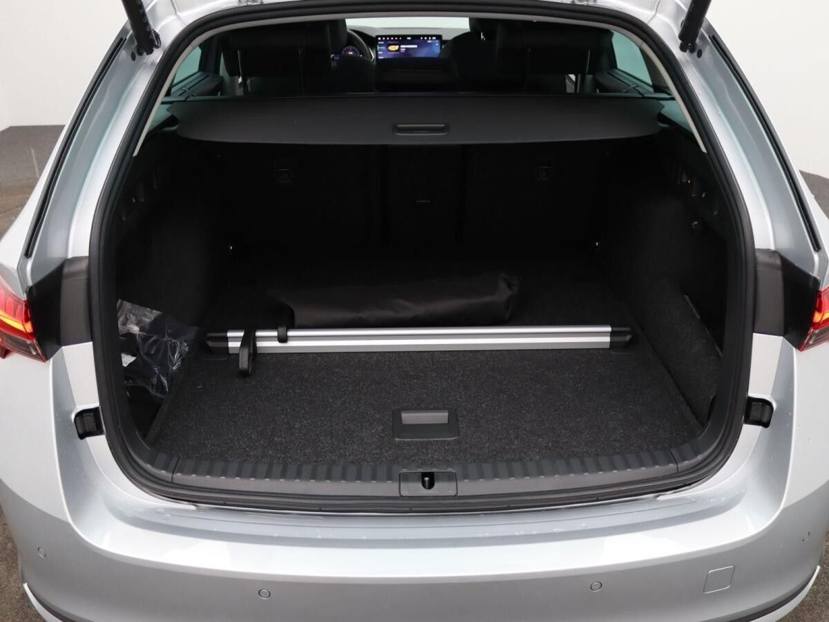 Skoda Octavia Combi Tour 2.0 TDI DSG / LED, ACC, AHK