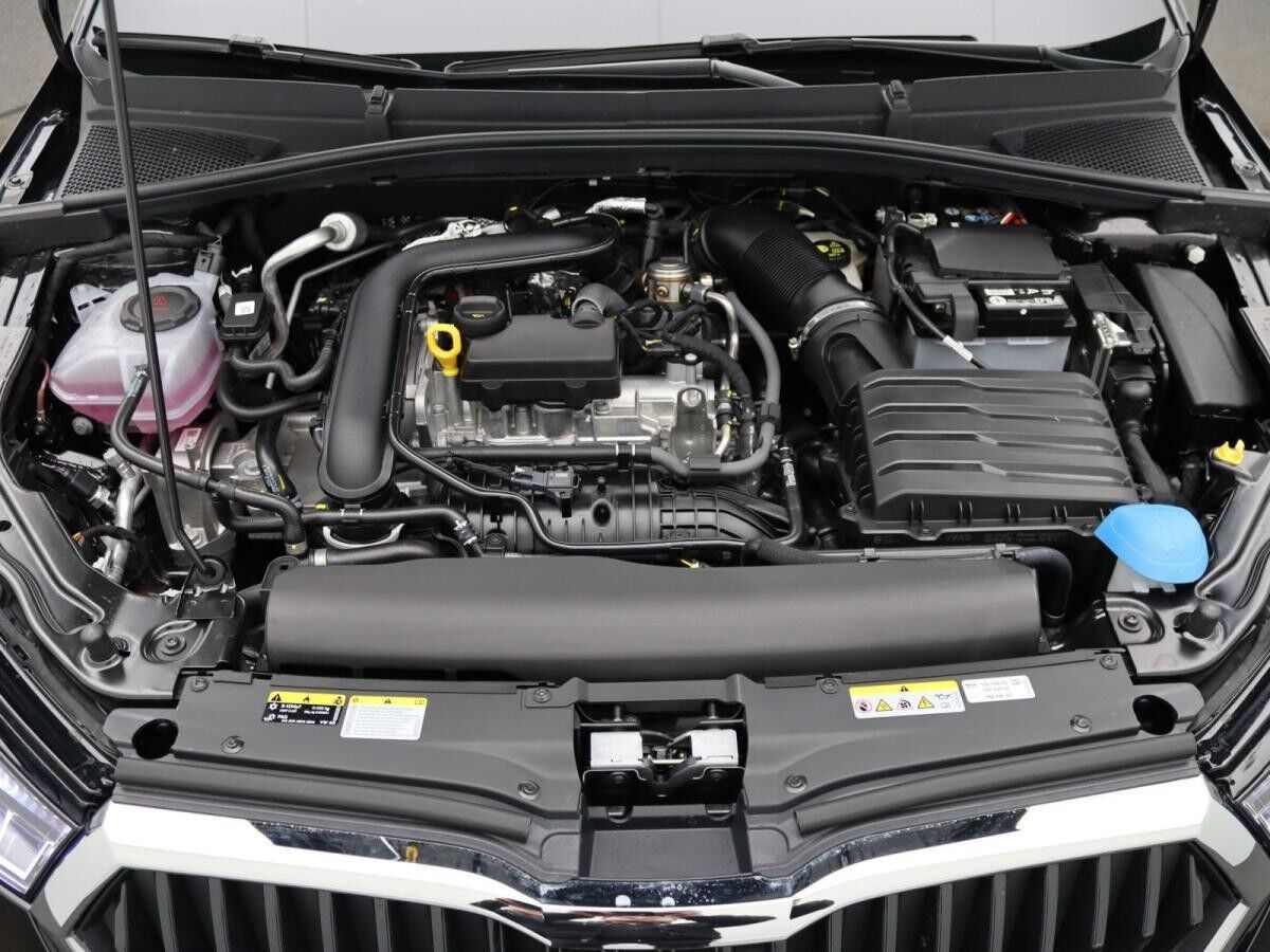 Skoda Fabia Selection 1.0 TSI DSG / LED, ACC, RFK, SHZ