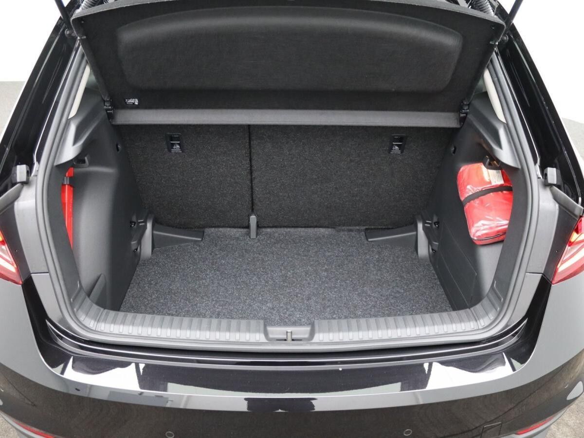 Skoda Fabia Selection 1.0 TSI DSG / LED, ACC, RFK, SHZ