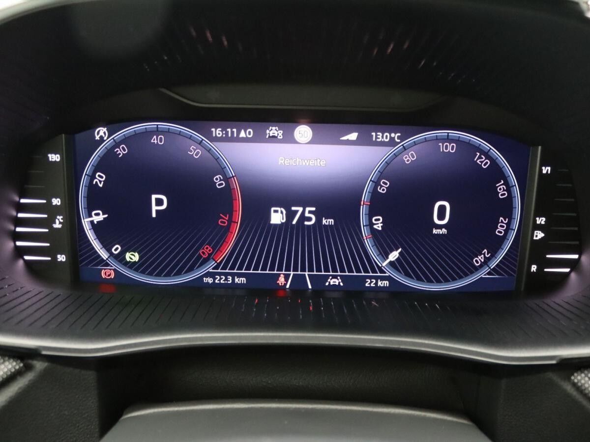 Skoda Fabia Selection 1.0 TSI DSG / LED, ACC, RFK, SHZ