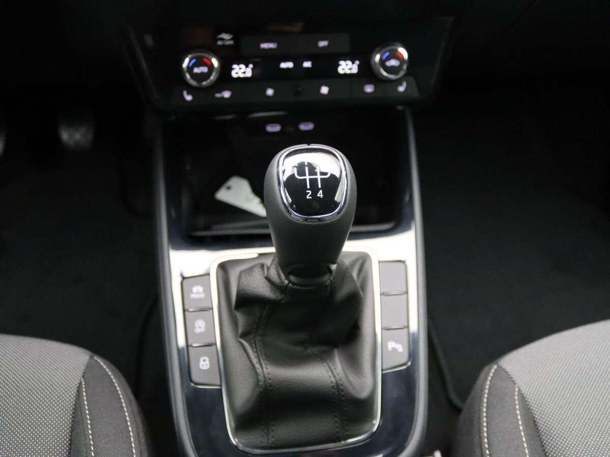 Skoda Fabia Selection 1.0 TSI/ LED, Tempomat, RFK, SHZ