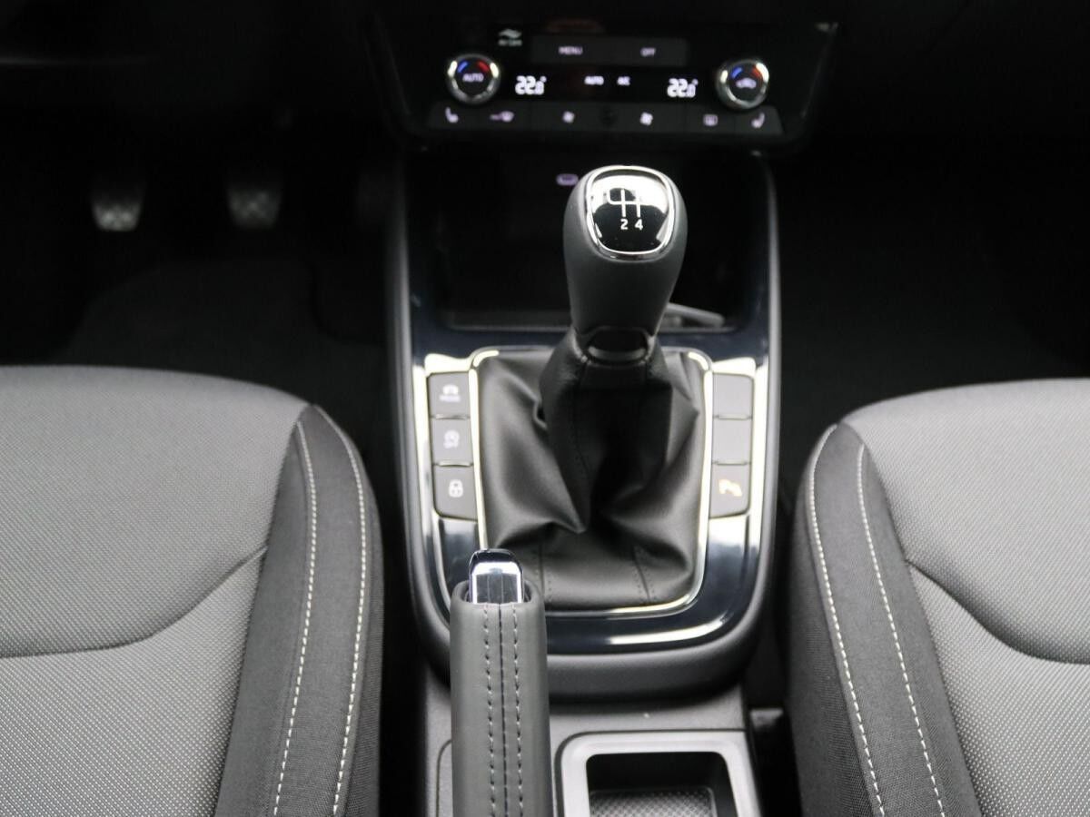 Skoda Fabia Selection 1.0 TSI/ LED, Tempomat, RFK, SHZ