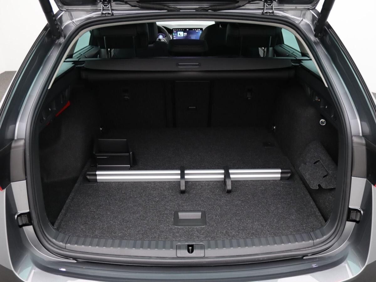 Skoda Octavia Combi Selection 2.0 TDI DSG/AHK, ACC,LED