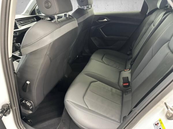 Audi A1 Sportback 30 TFSI S line S-tro.*LED*Navi*