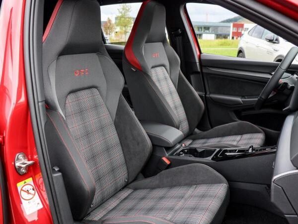 Volkswagen Golf GTI 2.0 TSI DSG Pano HarmanK. DCC Matrix Kamera