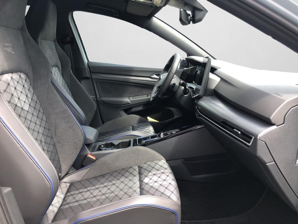 Volkswagen Golf 2.0 TDI DSG R Line BLACKSTYLE NAVI PANO