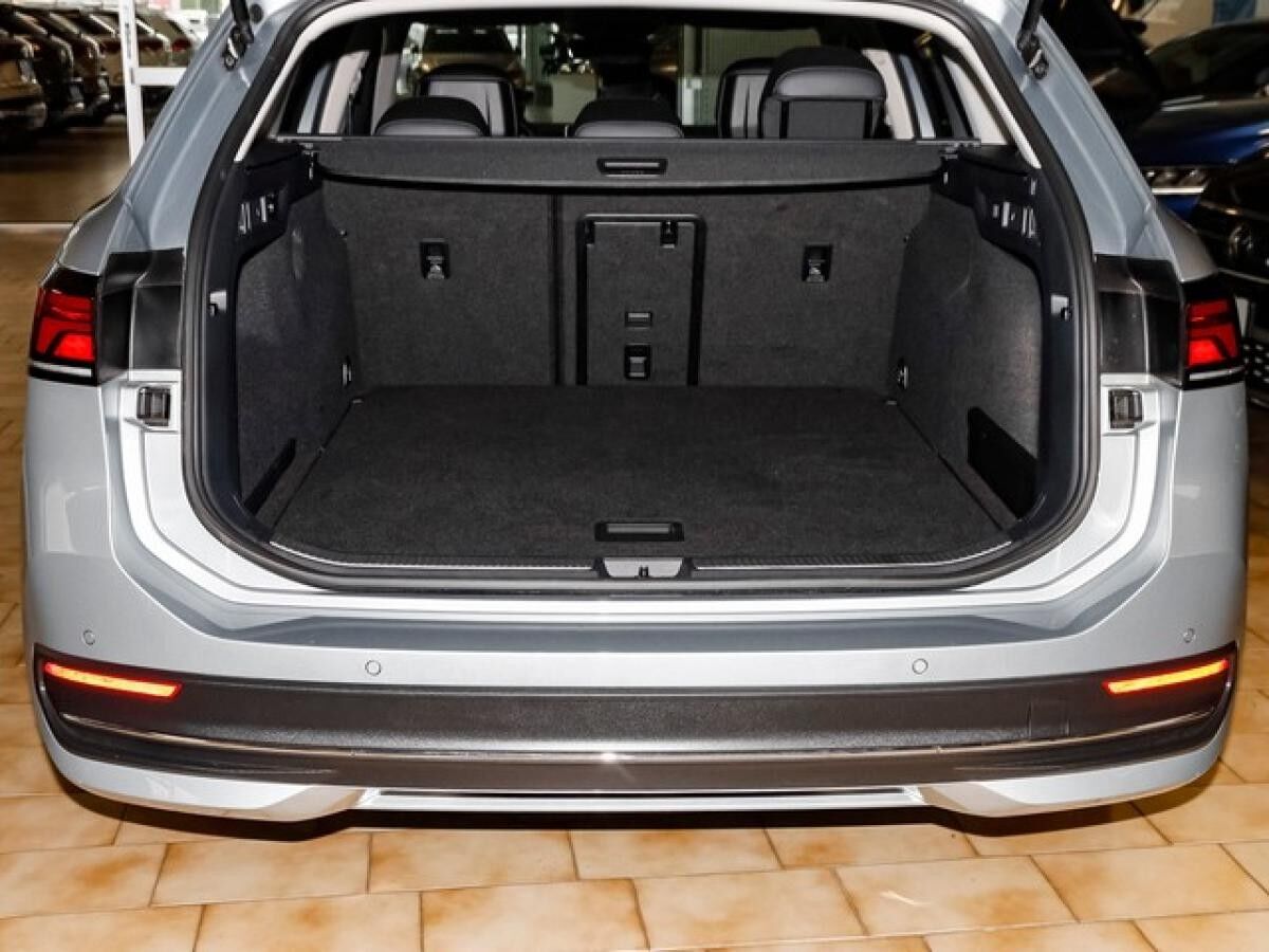 Volkswagen Passat Variant 2,0 TDI DSG Business ACC AHK Navi R-Kamera LED 17"