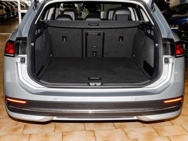 Volkswagen Passat Variant 2,0 TDI DSG Business ACC AHK Navi R-Kamera LED 17"