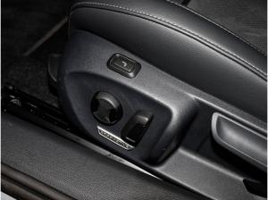 Volkswagen Passat Variant 2,0 TDI DSG Business ACC AHK Navi R-Kamera LED 17"