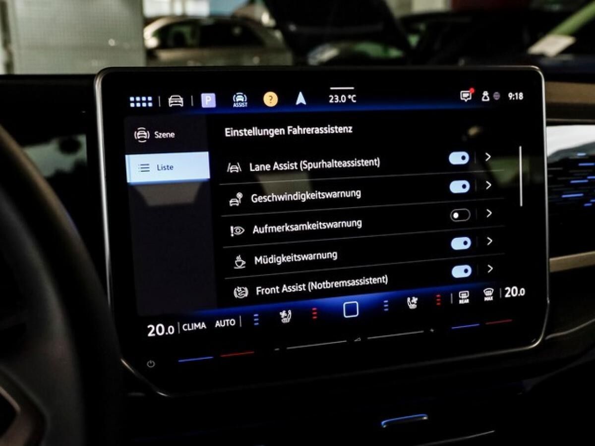 Volkswagen Passat Variant 2,0 TDI DSG Business ACC AHK Navi R-Kamera LED 17"