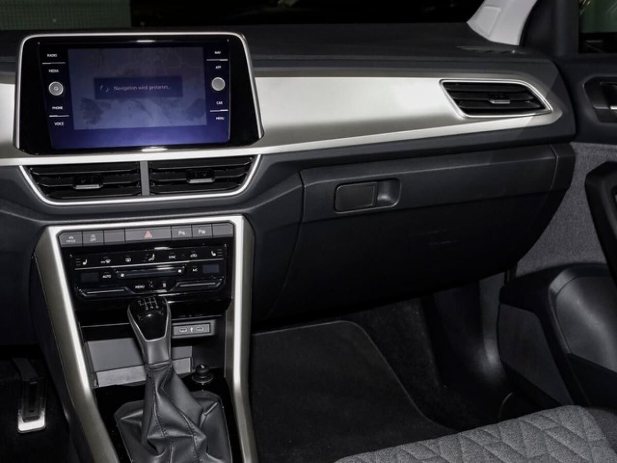 Volkswagen T-Roc 1,5 TSI Move Standheizg ACC LED NaviMedia Parklenk 17"