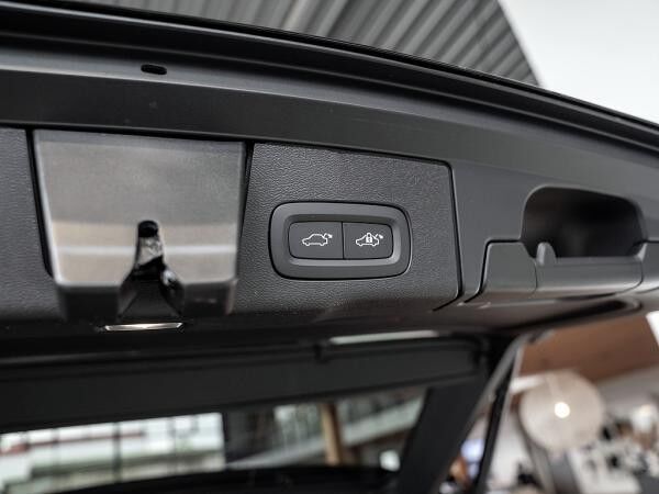 Volvo XC60 T8 Plus Black Edition *Lageraktion*