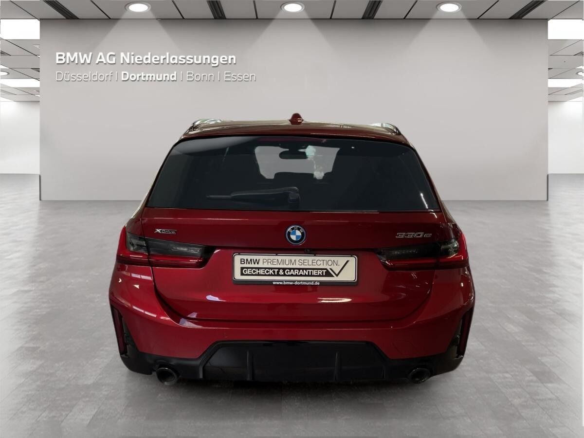 BMW 330 e xDrive Touring M Sport AHK Harman/K Kamera **inkl. Winterräder**
