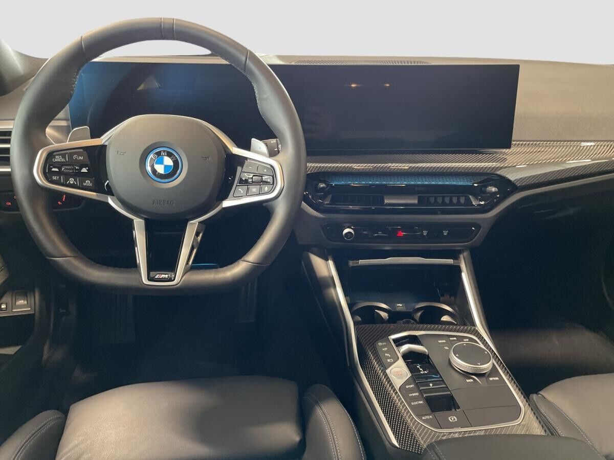 BMW 330 e xDrive Touring M Sport AHK Harman/K Kamera **inkl. Winterräder**