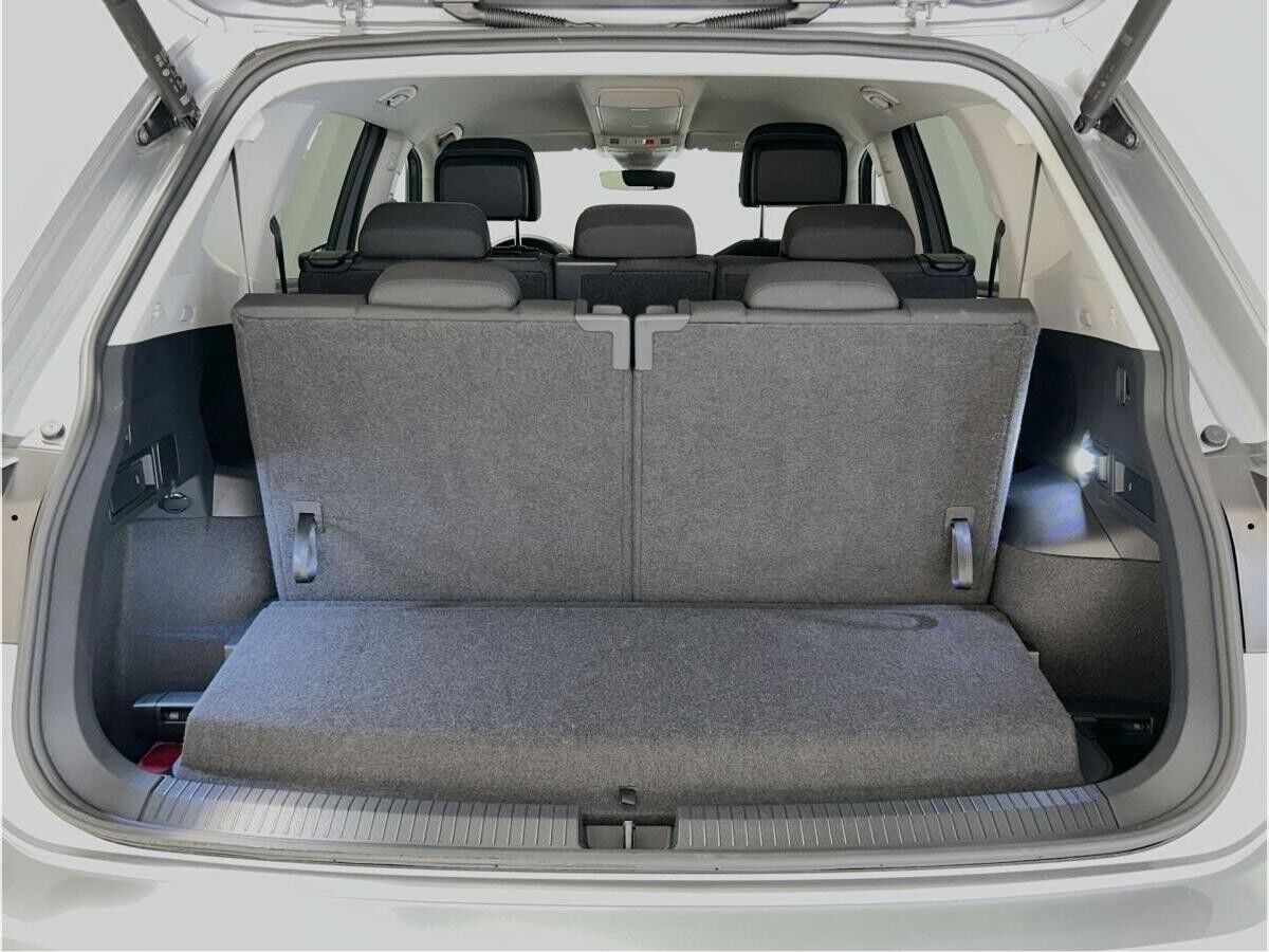 Volkswagen Tiguan Allspace 1.5 TSI DSG Life ACC AHK 4Season Reifen Volkswagen Tiguan Allspace 1.5 TSI DSG Life ACC AHK 4Season Reifen