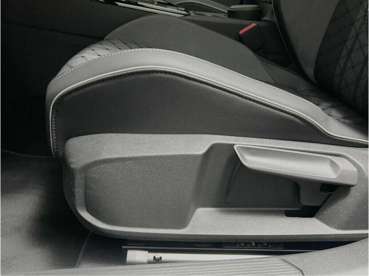 Volkswagen Golf R-Line 1.5TSI Navi LED-Matrix