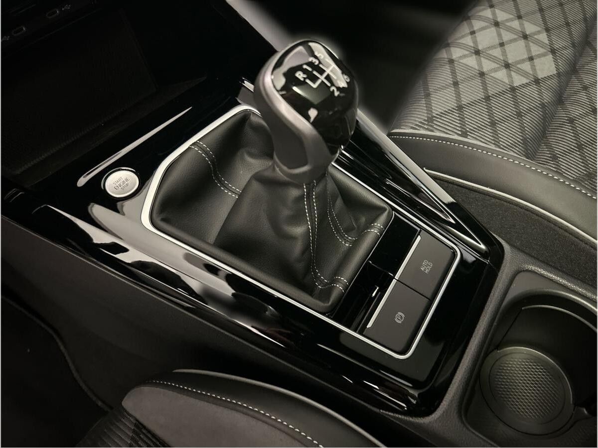 Volkswagen Golf R-Line 1.5TSI Navi LED-Matrix