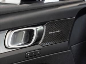 Volvo XC40 Plus Black Edition *sofort verfügbar*