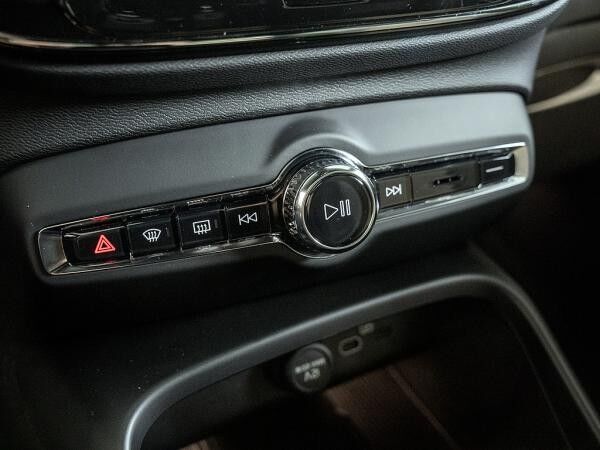 Volvo XC40 Plus Black Edition *sofort verfügbar*