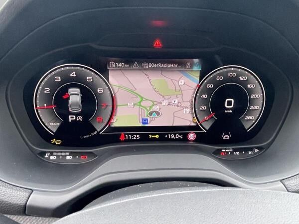 Audi Q2 35 TFSI S line LED Navi PDC CarPlay