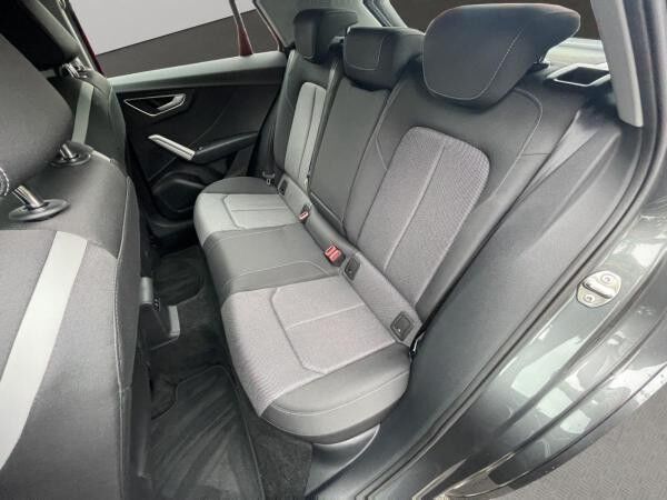Audi Q2 35 TFSI S line LED Navi PDC CarPlay