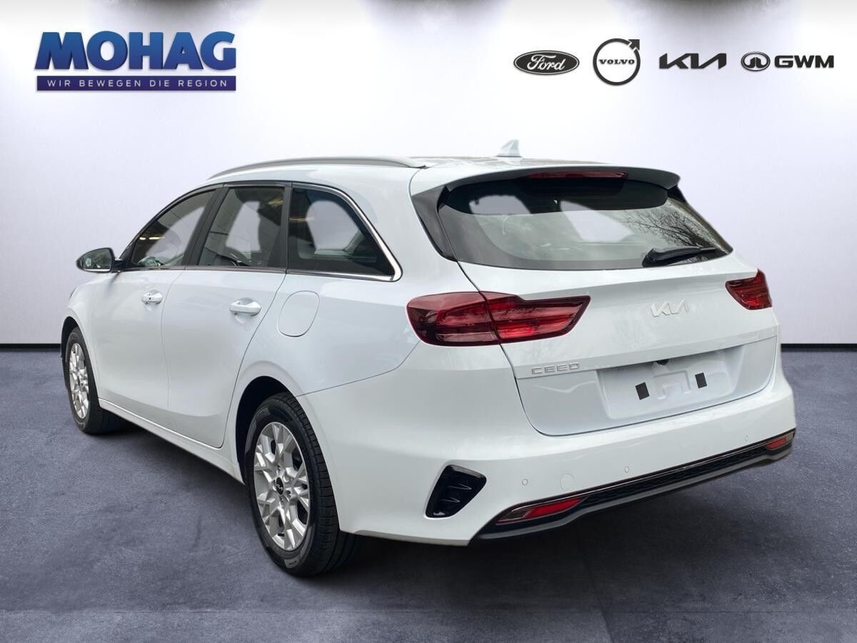 Kia Ceed SW Ultimate 140PS AUTOMATIK *WINTERRÄDER*