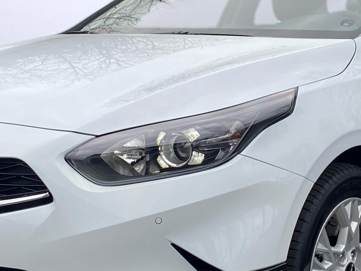 Kia Ceed SW Ultimate 140PS AUTOMATIK *WINTERRÄDER*