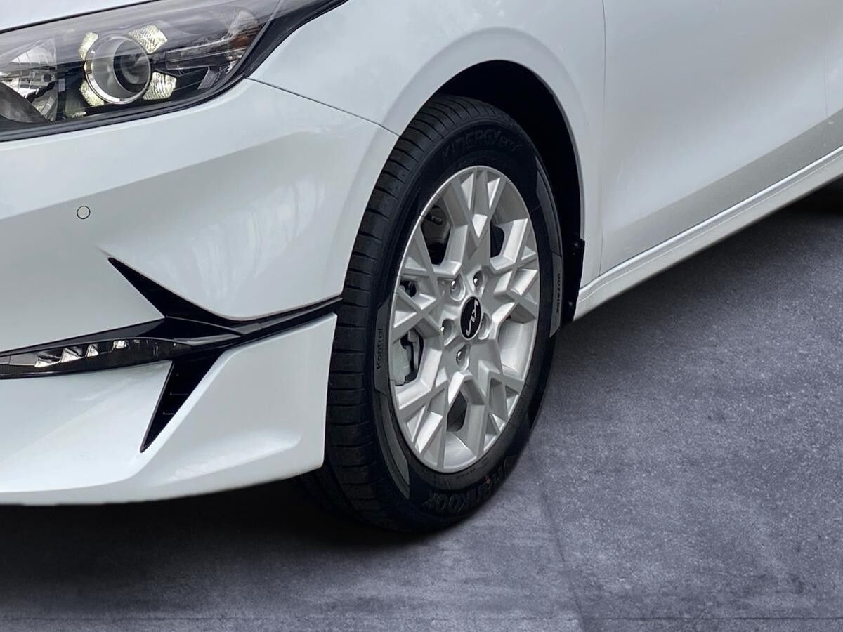 Kia Ceed SW Ultimate 140PS AUTOMATIK *WINTERRÄDER*