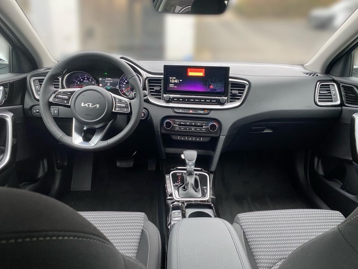 Kia Ceed SW Ultimate 140PS AUTOMATIK *WINTERRÄDER*