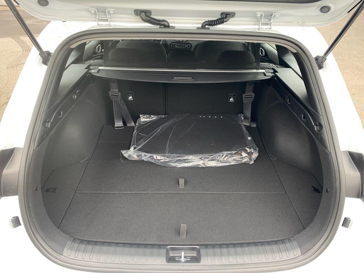 Kia Ceed SW Ultimate 140PS AUTOMATIK *WINTERRÄDER*