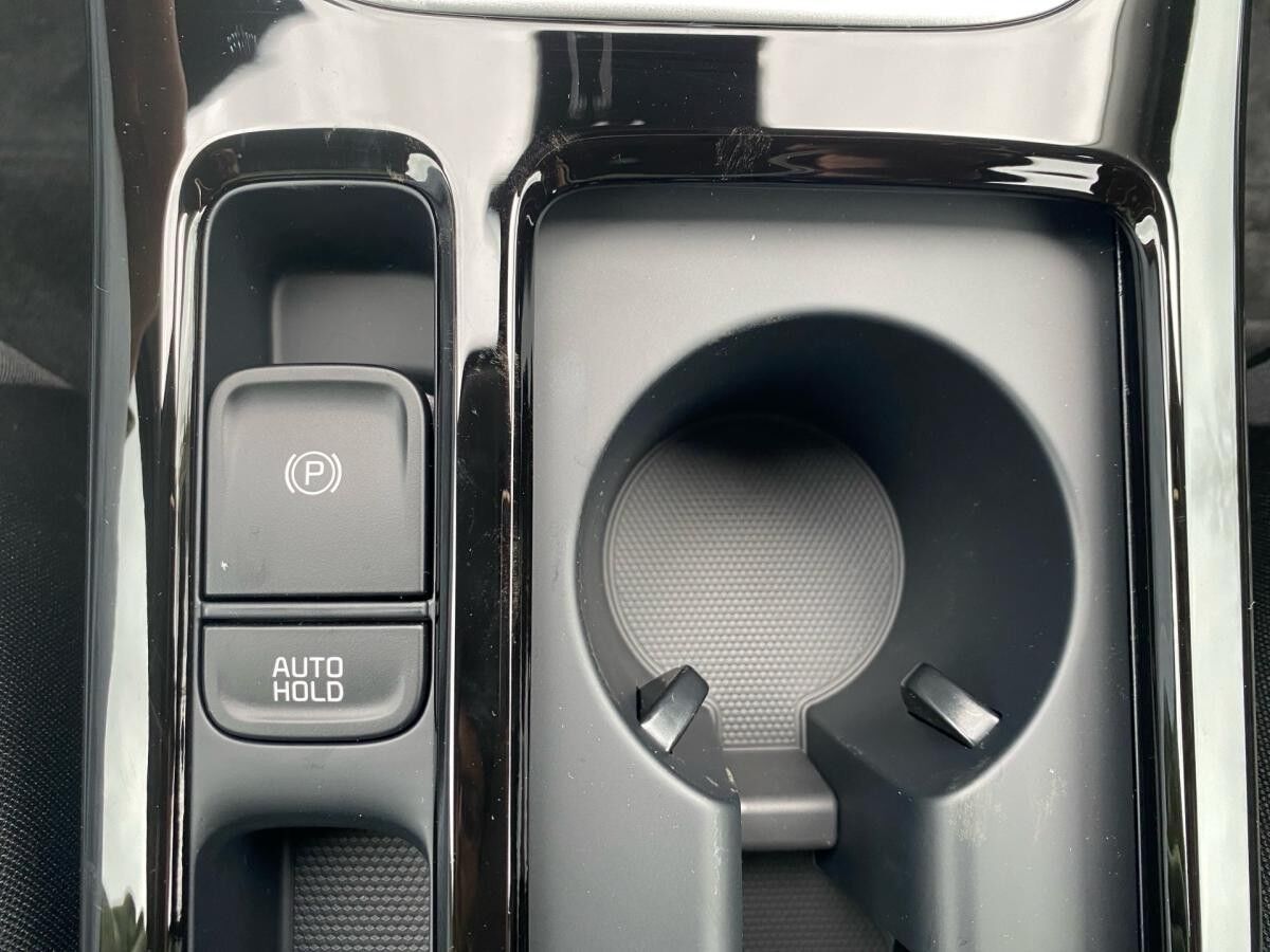 Kia Ceed SW Ultimate 140PS AUTOMATIK *WINTERRÄDER*