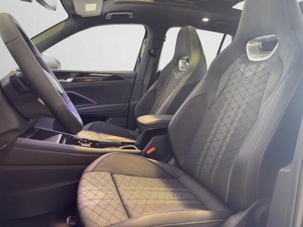 Volkswagen Tiguan R-Line 1.5 eTSI DSG HARMAN PANO SITZHZ IQ