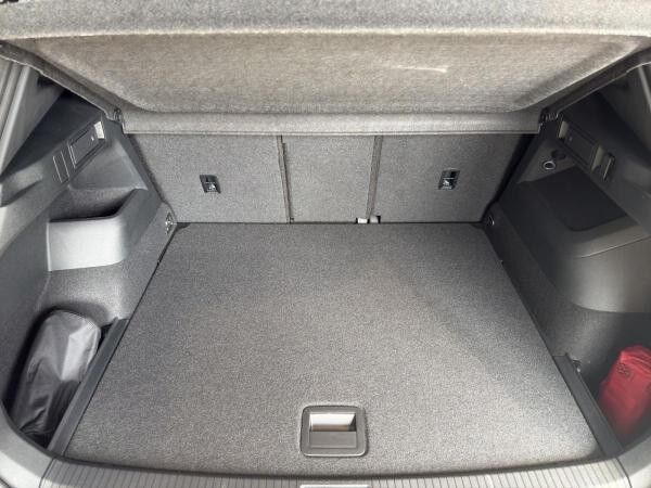 Volkswagen Tiguan R-Line 1.5 eTSI DSG HARMAN PANO SITZHZ IQ